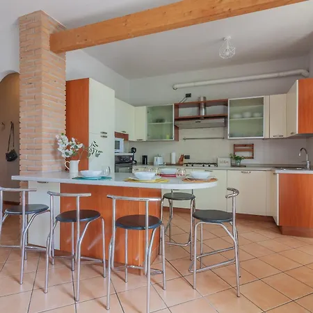 דירה La Casa Sul Fiume מנדלו דל לאריו